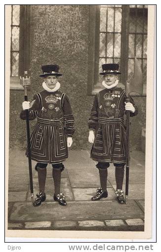 Tower Of London Head Warder And  YEOMEN  Gaoler   London - Tower Of London