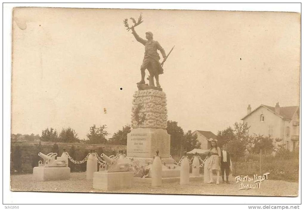 JP  -    70     -   AILLEVILLERS  .   Monument Aux Morts - Autres & Non Classés