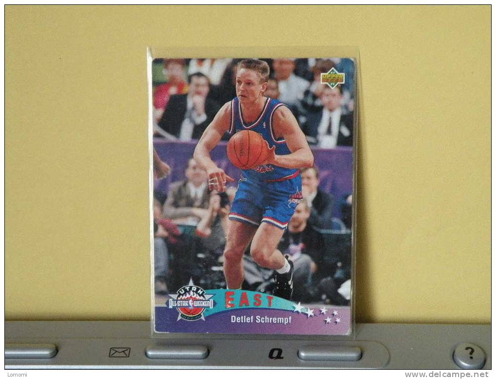 Carte  Basketball US 1992/93/94/95/96 -  Detlef Schrempf - N° 12 - 2 Scan - Utah Jazz