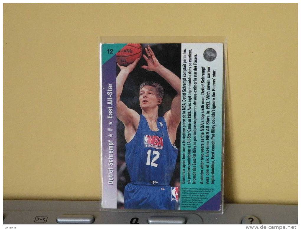 Carte  Basketball US 1992/93/94/95/96 -  Detlef Schrempf - N° 12 - 2 Scan - Utah Jazz