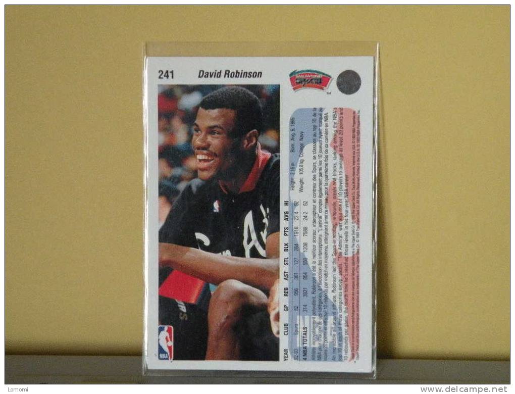 Carte  Basketball US 1992/93/94/95/96 -  David Robinson - N° 241 - 2 Scan - San Antonio Spurs