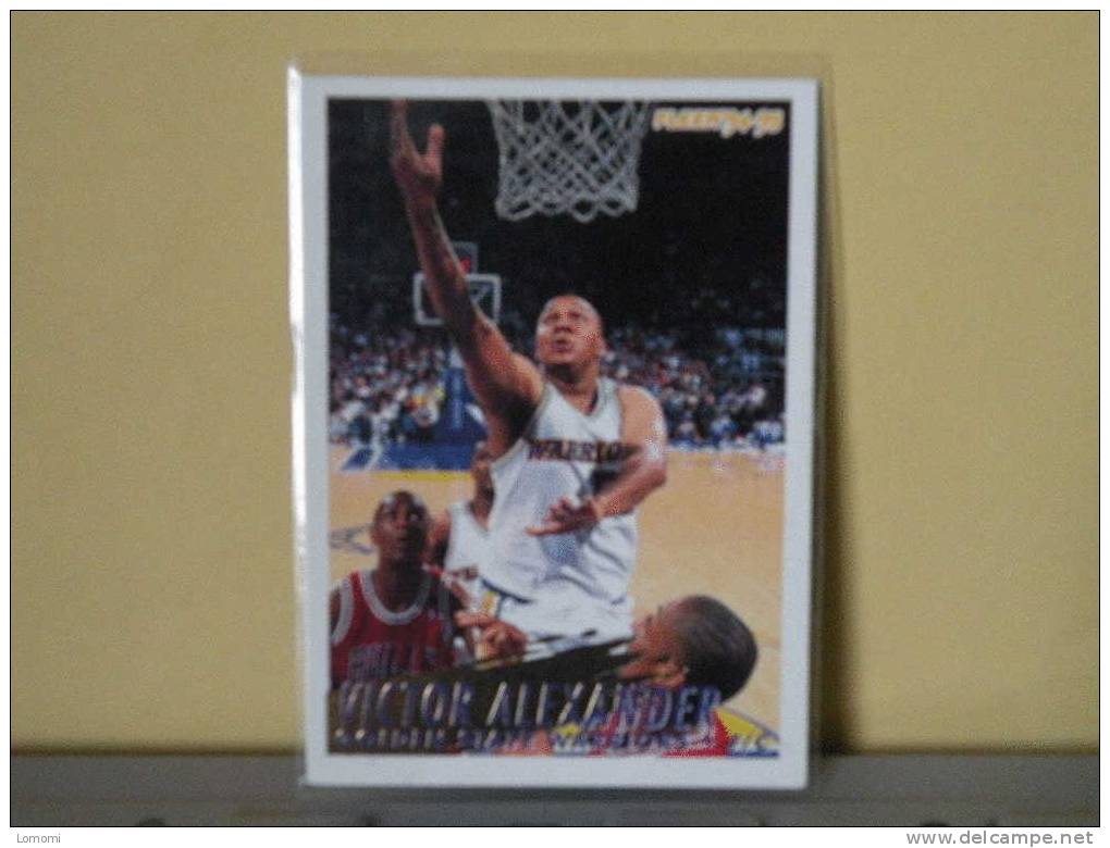 *Golden State Warriors - 94/95 ( Carte ) Victor Alexander - N.B.A . N° 73 . 2 Scannes - Golden State Warriors