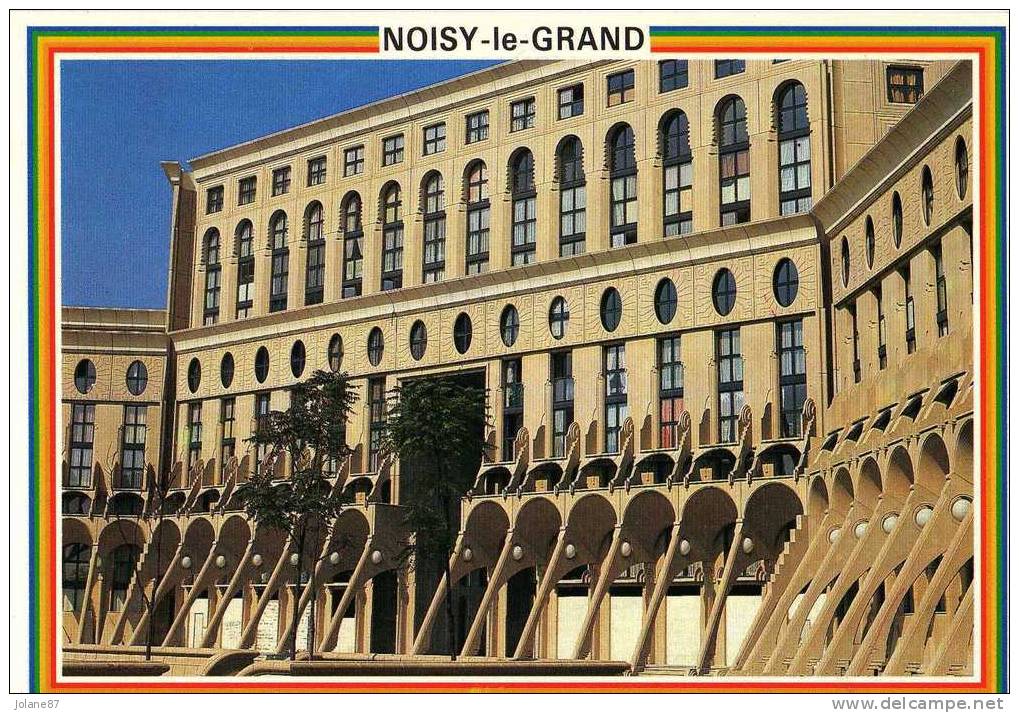 CPM    93     NOISY LE GRAND              LES ARENES DE PICASSO - Noisy Le Grand