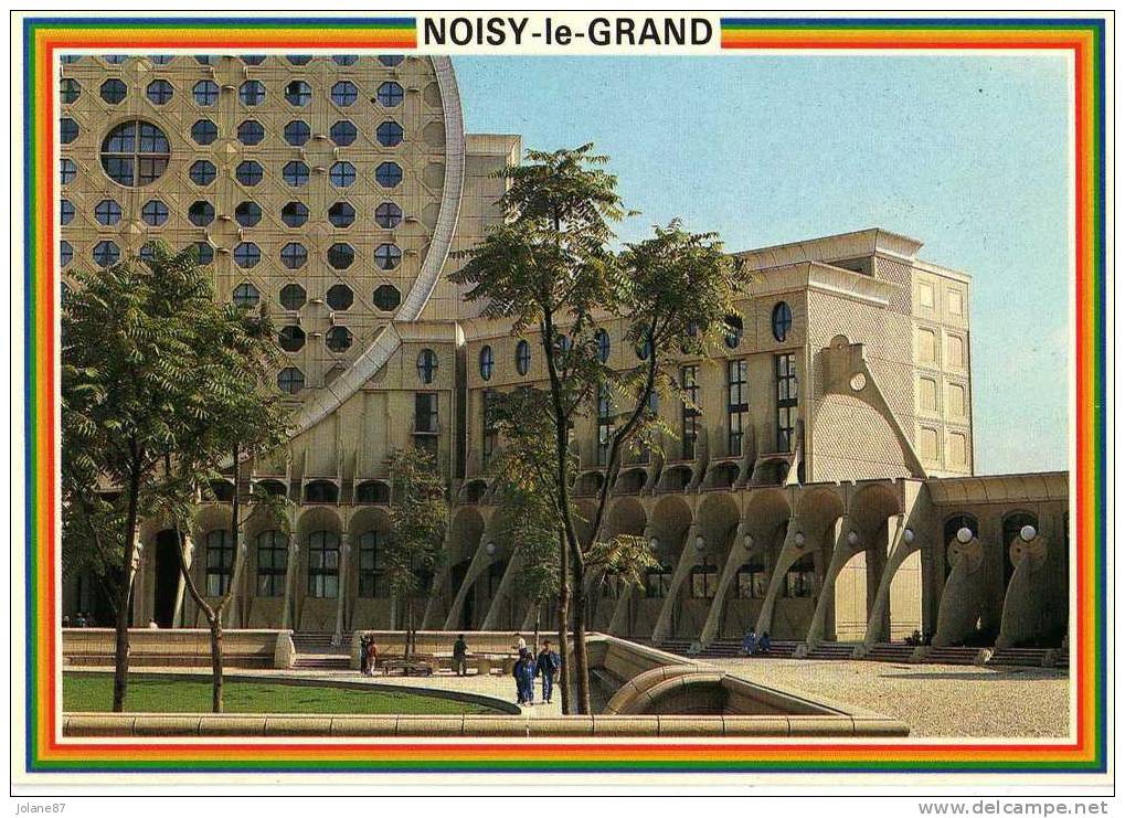 CPM    93     NOISY LE GRAND              LES ARENES DE PICASSO - Noisy Le Grand