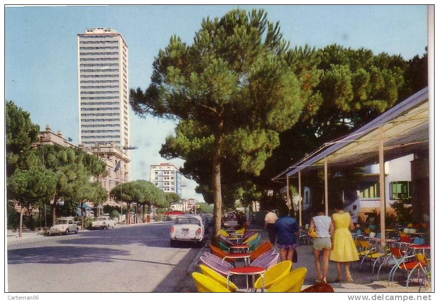 Italie - Cesenatico - Viale Carducci (voitures, Fiat 500) - Cesena