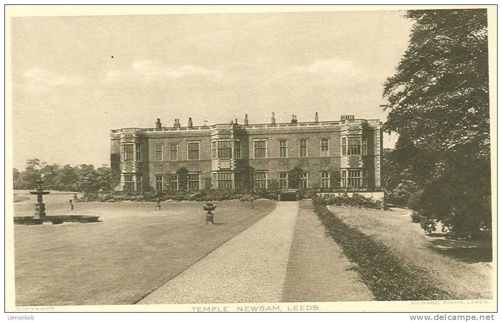 Britain United Kingdom - Temple Newsam, Leeds South Front, Terrace And Lawn Postcard [P242] - Leeds