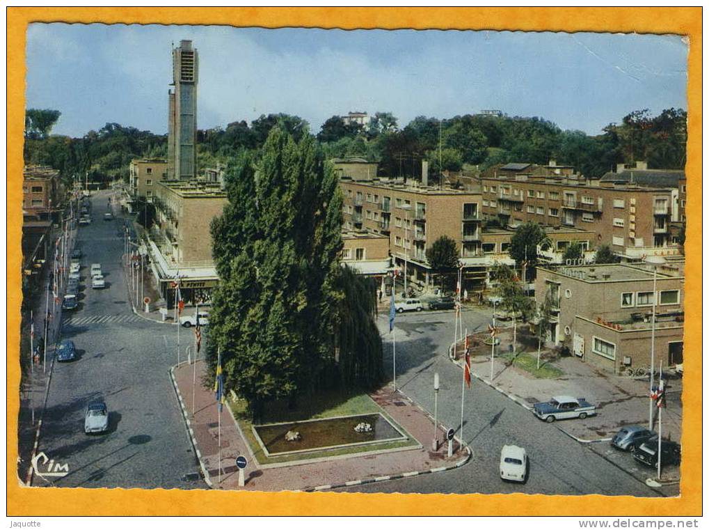 MAUBEUGE - Nord - CI 1001 - Place Des Nations Commerces Circulé En 1970 - Cachet Clair De Lune à Maubeuge - Maubeuge