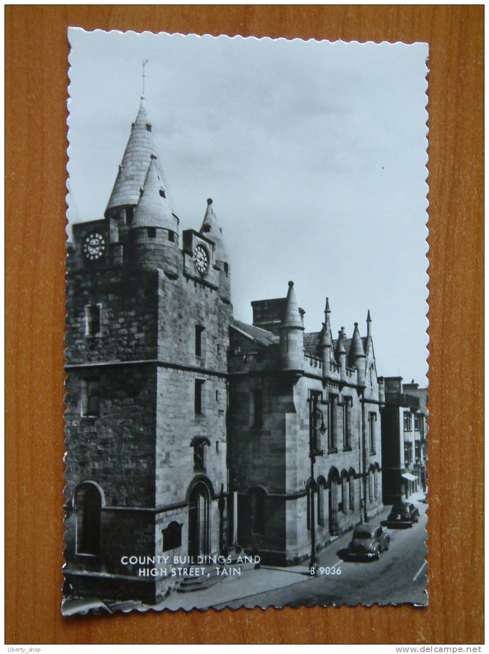 COUNTY BUILDINGS AND HIGH STREET - TAIN / Anno 19?? ( Zie Foto Voor Details ) !! - Ross & Cromarty