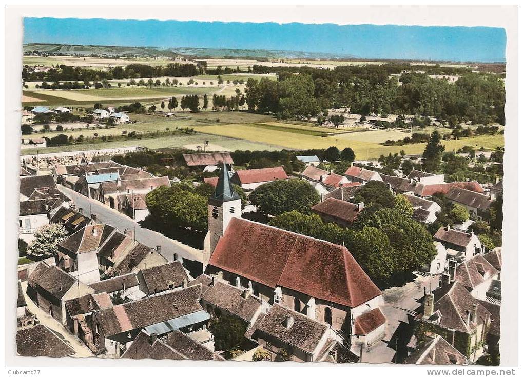 Veron (89) : Vue Aérienne Quartier De L'église Environ 1950. - Veron