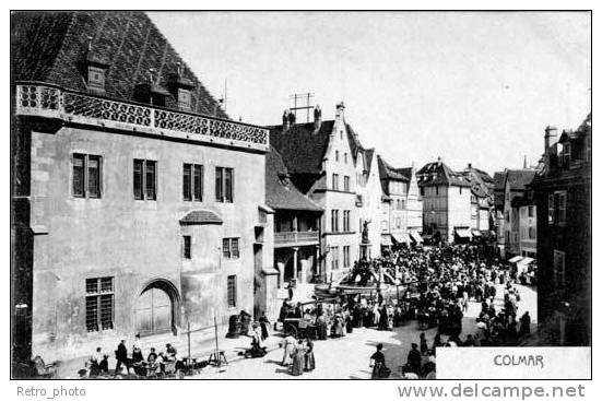 Colmar - Le Kaufhaus Avec Fontaine Schwendi ( Marché ) - Colmar