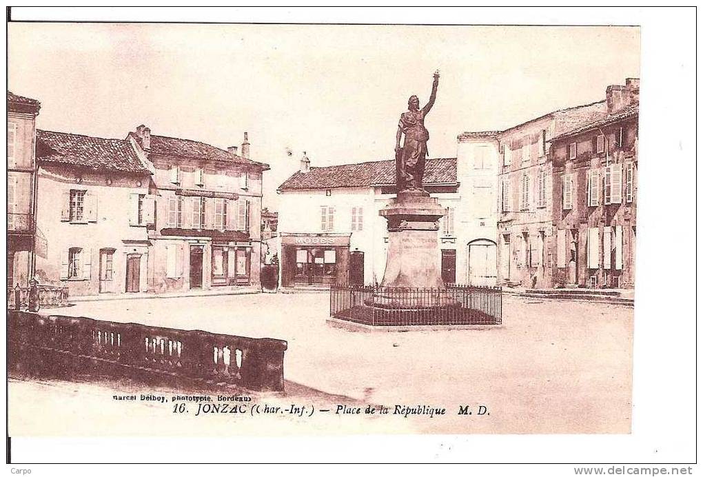 JONZAC. - Place De La République. - Jonzac