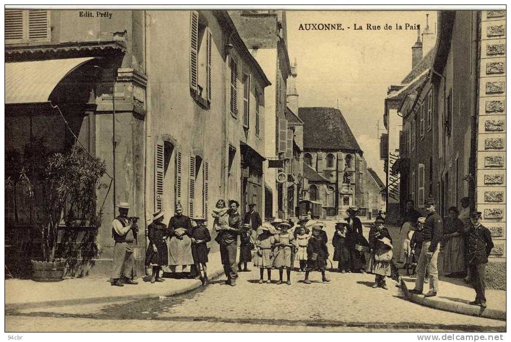 CPA (21)  AUXONNE La Rue De La Paix - Auxonne