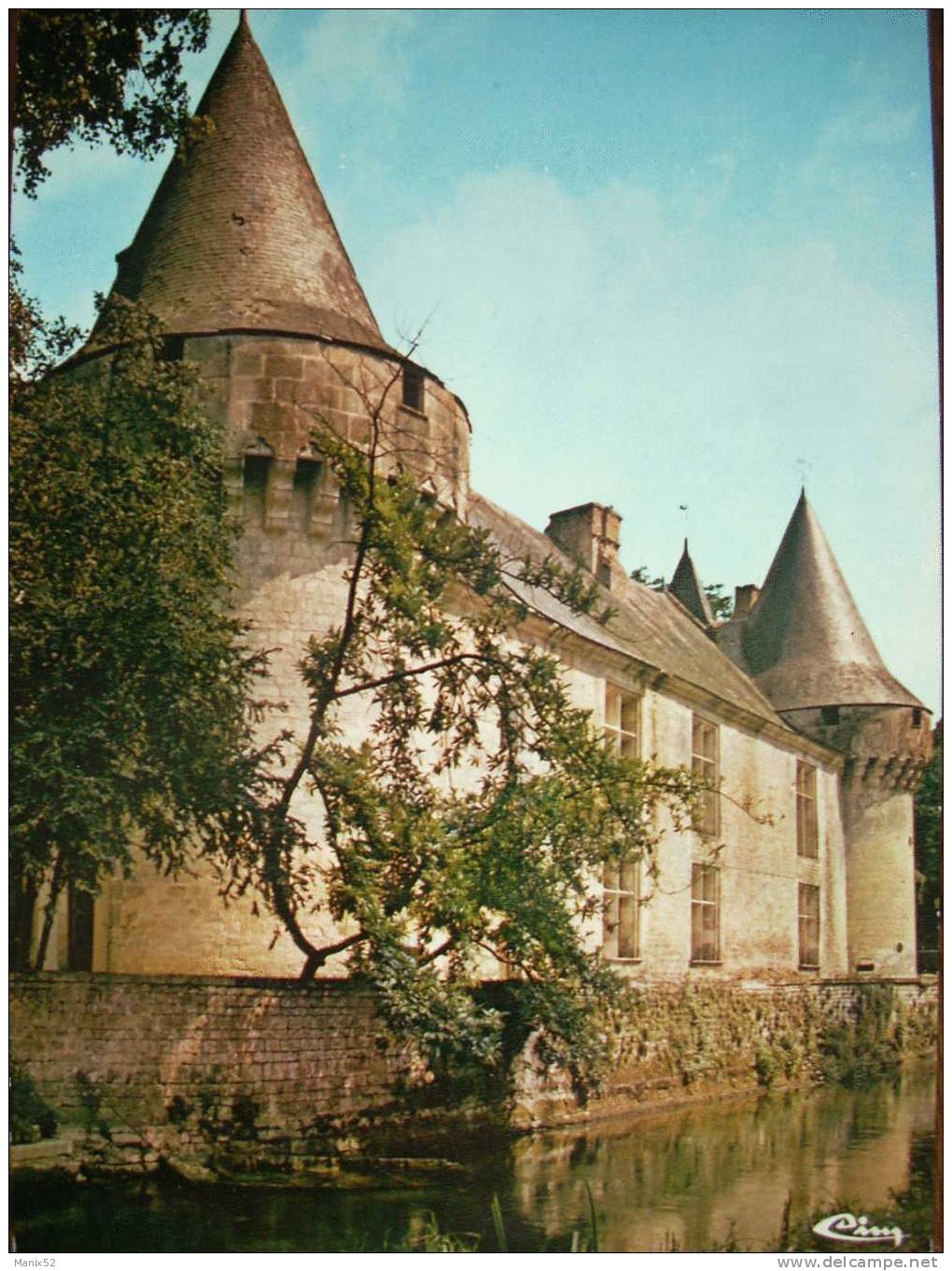 17 - DAMPIERRE-sur-BOUTONNE - Le Château - La Façade Du XV° S. Remaniée Au XVII°s. Baignée Par La Boutonne - Dampierre-sur-Boutonne