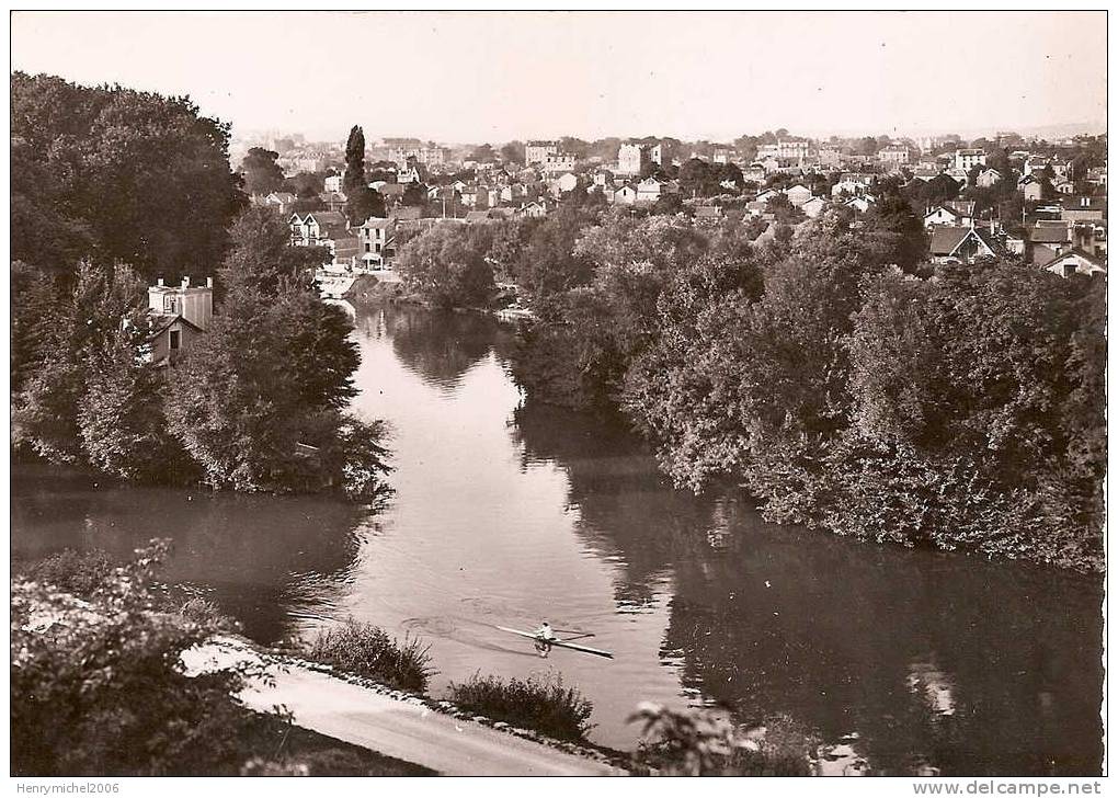 Le Perreux Sur Marne , Vu Entre Les Iles Et Aviron, Ed Photo Terrier - Le Perreux Sur Marne