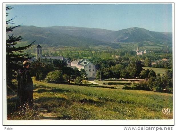 81  Dourgne Abbaye D´en Calcat  Le Monastère Et La Montagne Noire CPSM Non Circulé TBE - Dourgne