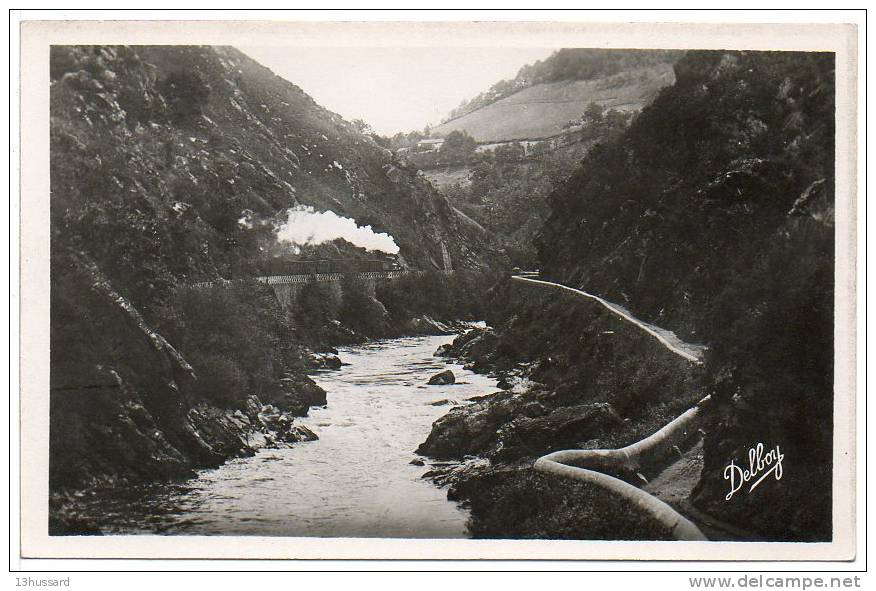 Carte Postale Itxassou - Les Gorges Du Pas De Roland. Passage Du Train - Chemin De Fer - Guethary