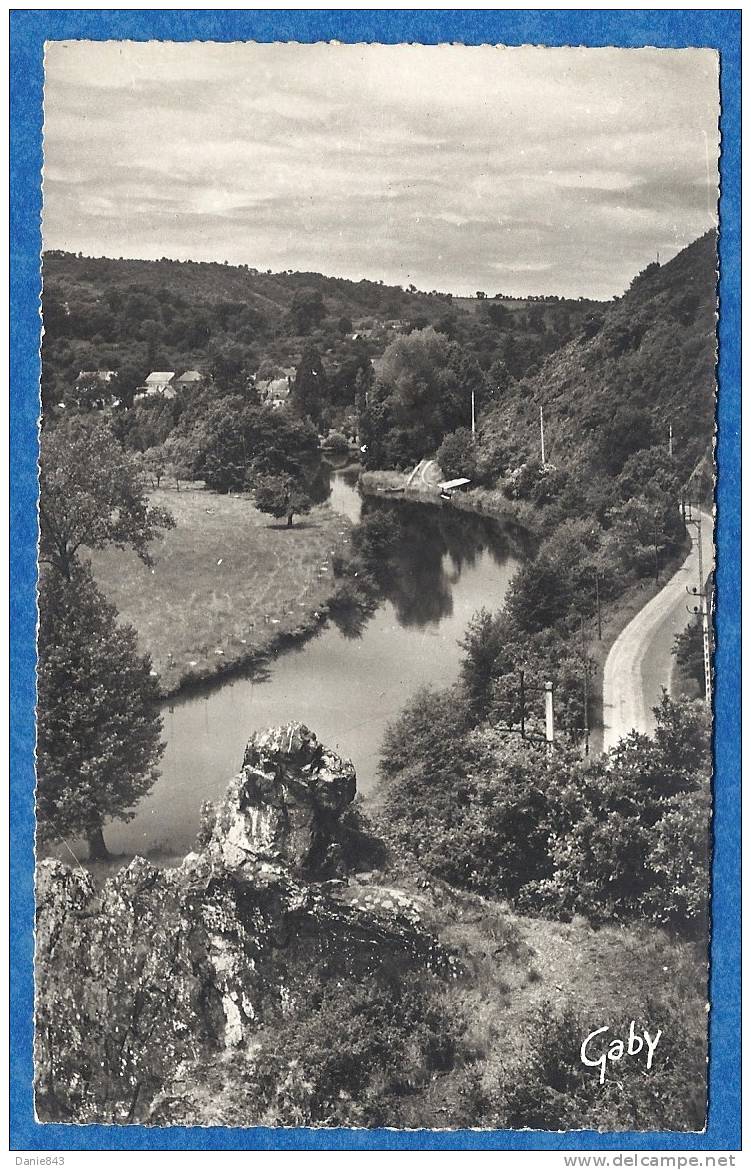 CPSM - CALVADOS - PONT D´OUILLY - La Suisse Normande - Roche Du Lion Et L´Orne - Photo Véritable Gaby N°29 - Pont D'Ouilly