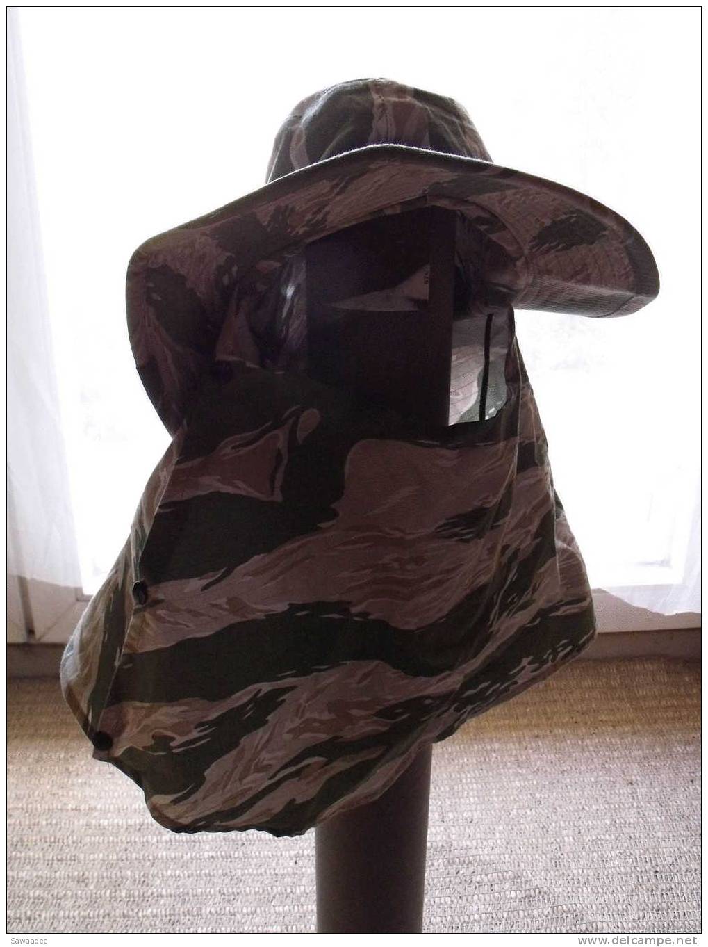 CHAPEAU DE BROUSSE CAGOULE - MILITARIA - ARMEE THAILANDAISE - CAMOUFLAGE - JUNGLE - BAMBOU - Casques & Coiffures