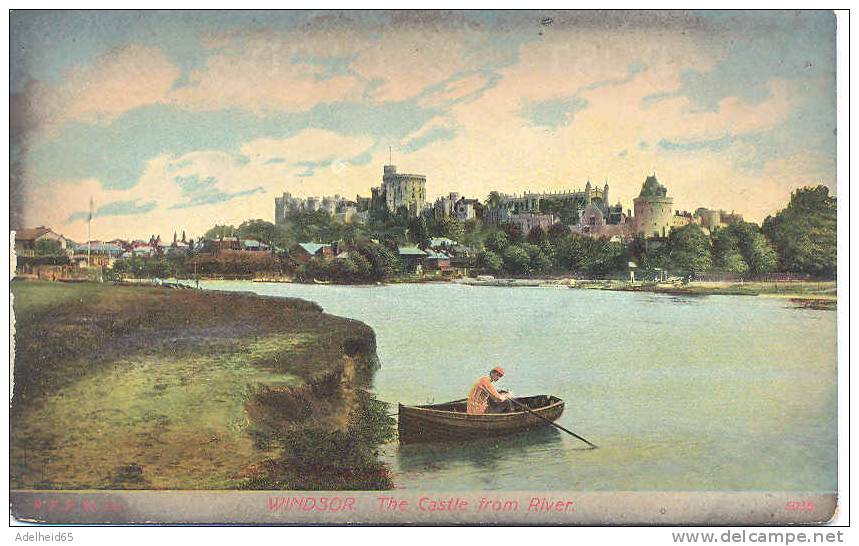 Lot 2 PC Windsor Castle From The River With Rowing Boat - Windsor Castle