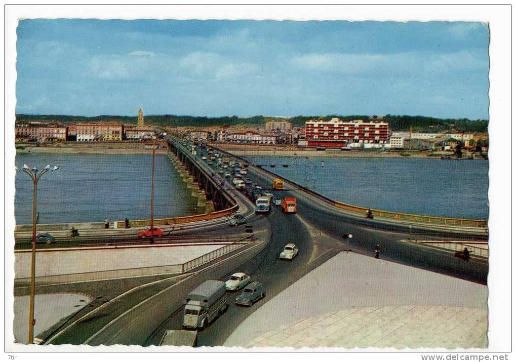 BORDEAUX Le Pont Sur La Garonne - Bordeaux