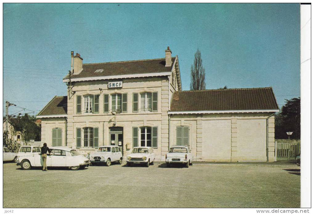 PRESLES - COURCELLES  La Gare - Presles