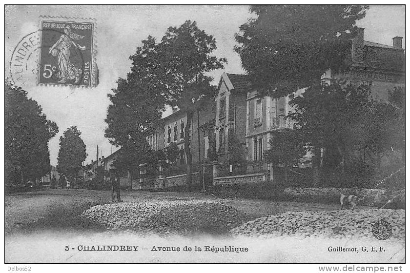 CHALINDREY - Avenue De La République - Chalindrey