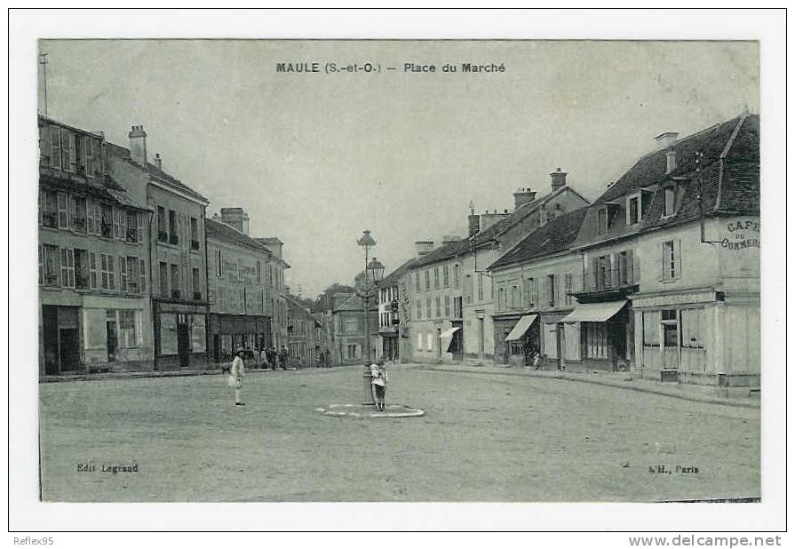 MAULE - Place Du Marché - Maule