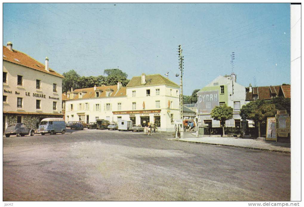 VILLENEUVE LE ROI La Place De La Grande Fontaine - Villeneuve Le Roi