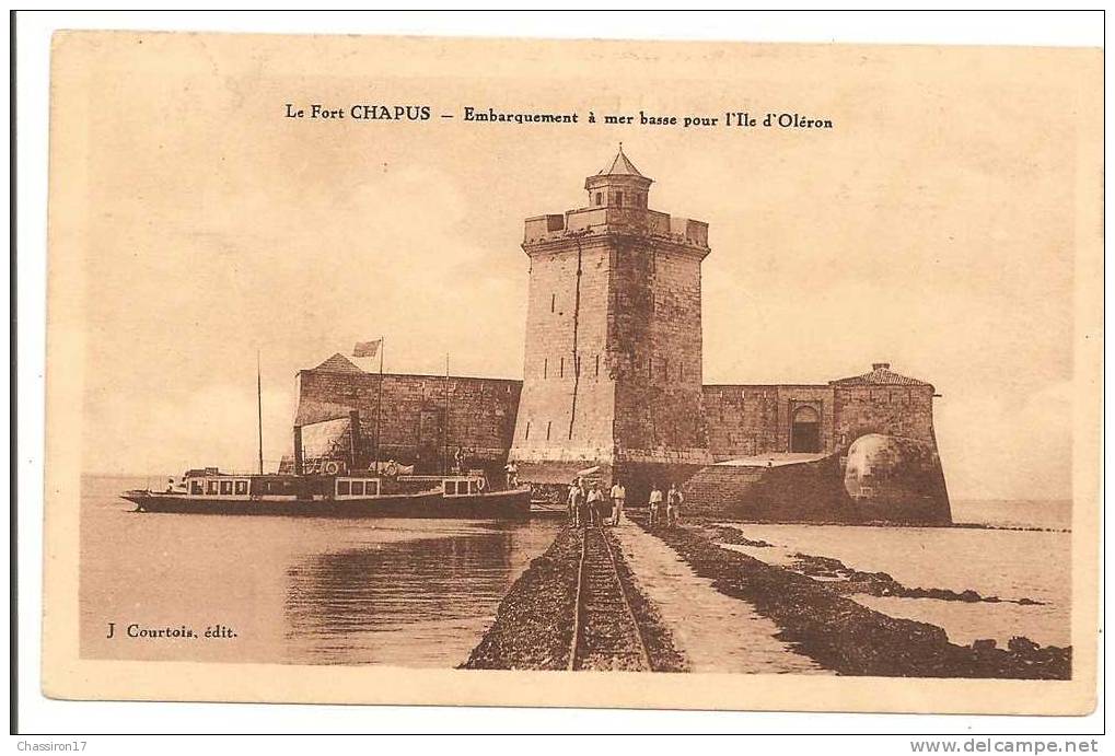 17 - Le Fort  CHAPUS -lot De 2 Cartes -  Embarquement à Mer Basse Pour L' Ile D' Oléron- Animée - Marennes