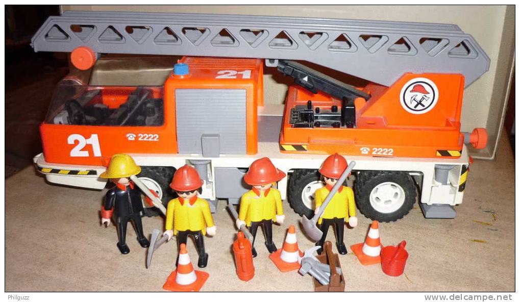 PLAYMOBIL EQUIVALENCE BOITE 3781 CAMION DE POMPIERS GRANDE ECHELLE 1993 A 1995 - Playmobil