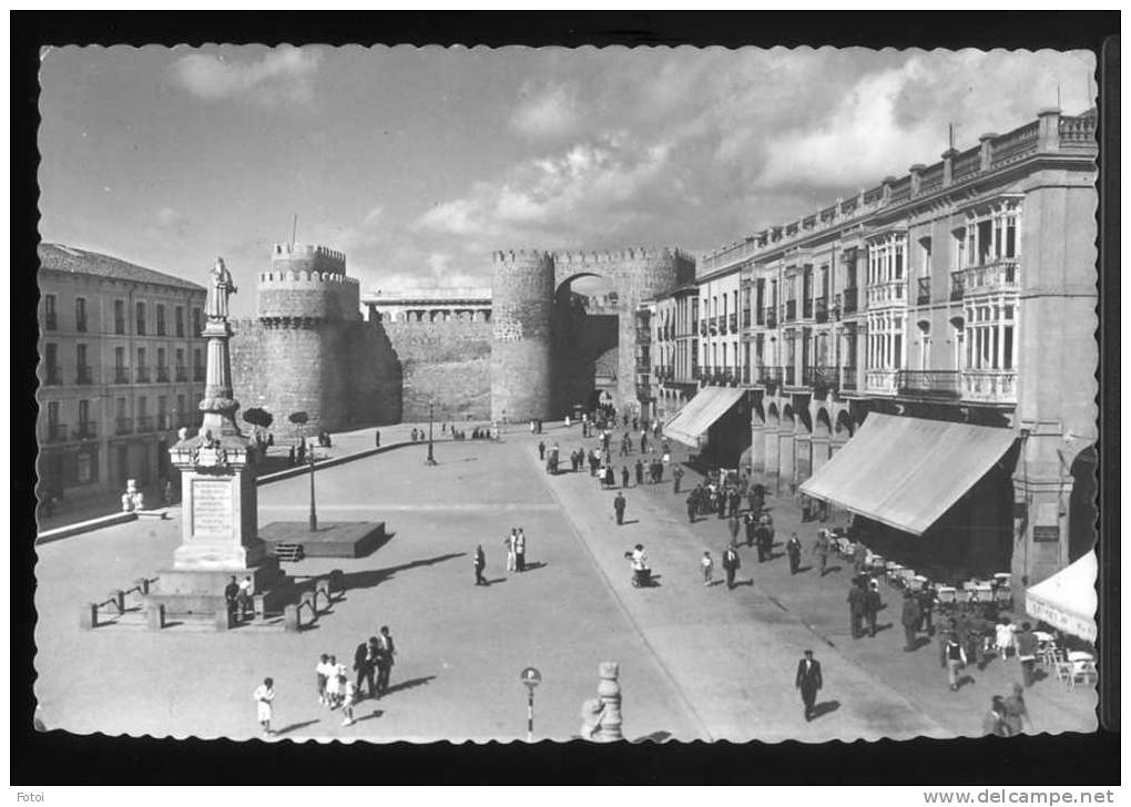 OLD REAL PHOTO 40s PLAZA DE SANTA TERESA  AVILA ESPAÑA SPAIN  CARTE POSTALE TARJETA COCHES TAXI CARS - Ávila