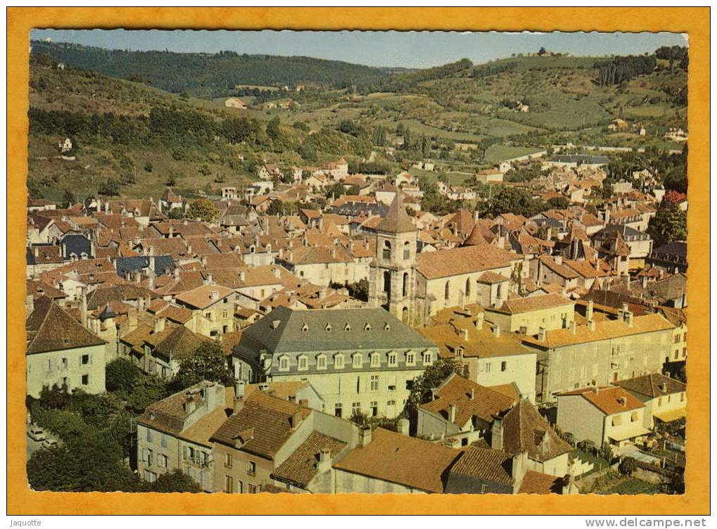 ST CERE - Lot - Vue Générale Coeur Village - église - Edit Sofer - Circulée En 1969 - Saint-Céré