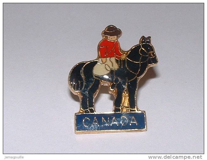 Pin´s - Police Montée - CANADA - Policia