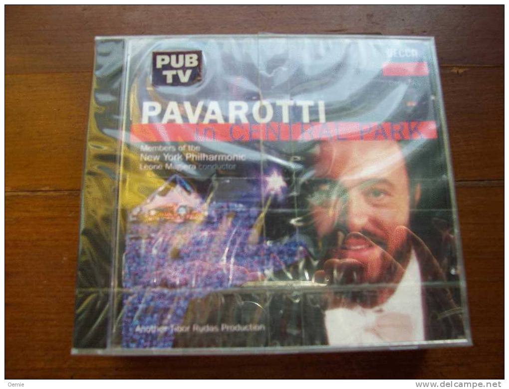 PAVAROTTI  °  IN CENTRAL PARK   //   CD  NEUF  ALBUM  20  TITRES - Klassik