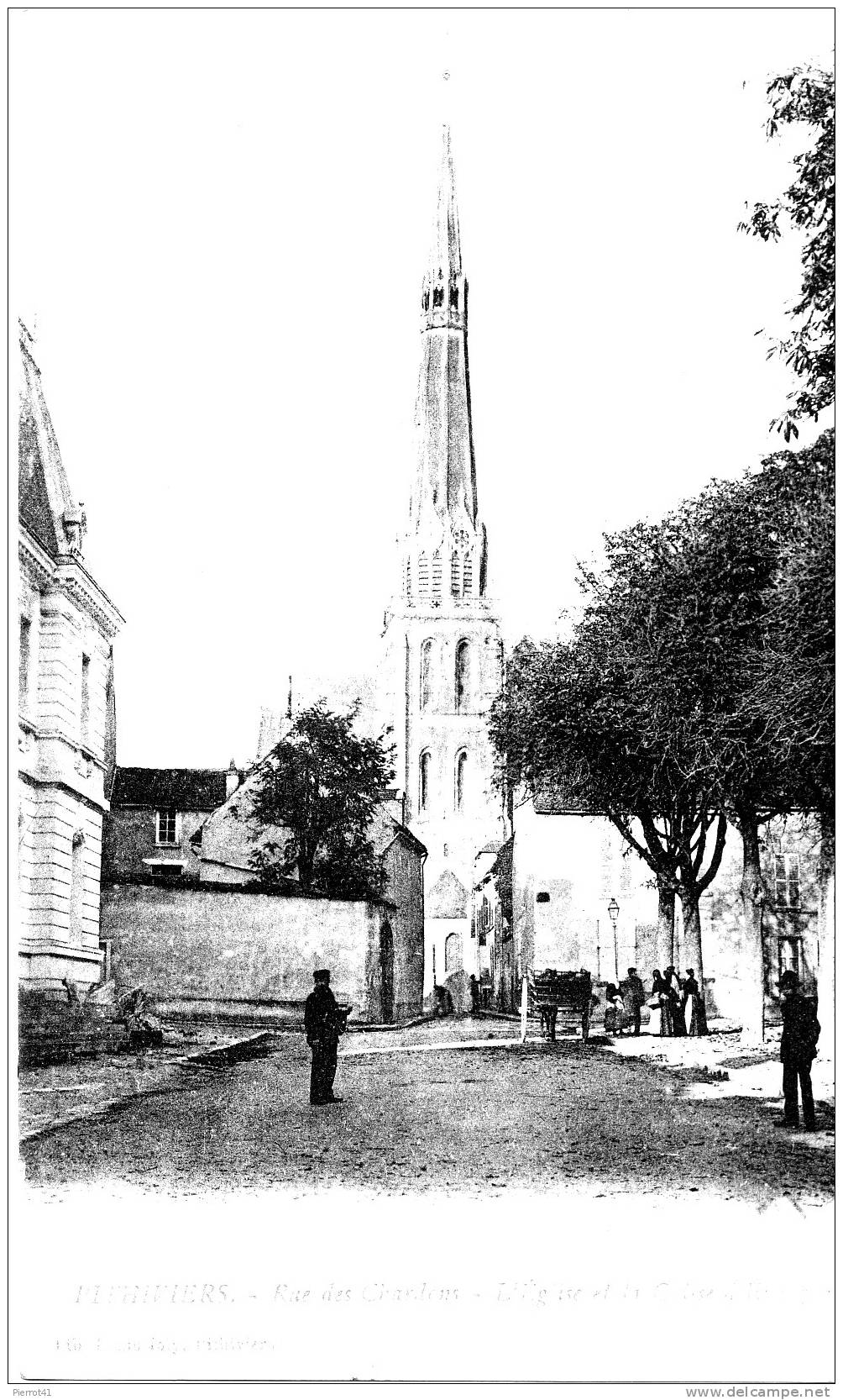 PITHIVIERS - Rue Des Chardons, L´Eglise Et La Caisse D´Epargne - Pithiviers