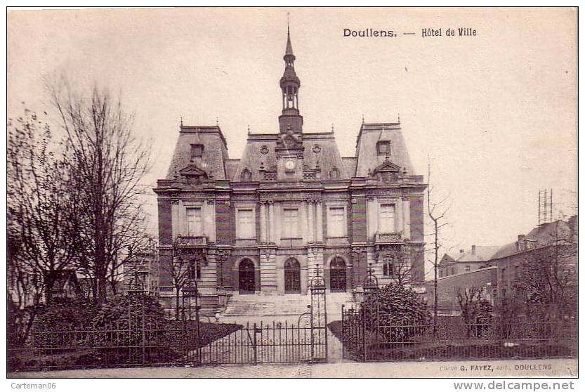 80 - Doullens - Hôtel De Ville - Doullens