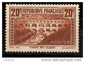 FRANCE - 1929/31 - Pont Du Gard -  Dent 13 - Yvert # 262 - MINT (LH) - Neufs