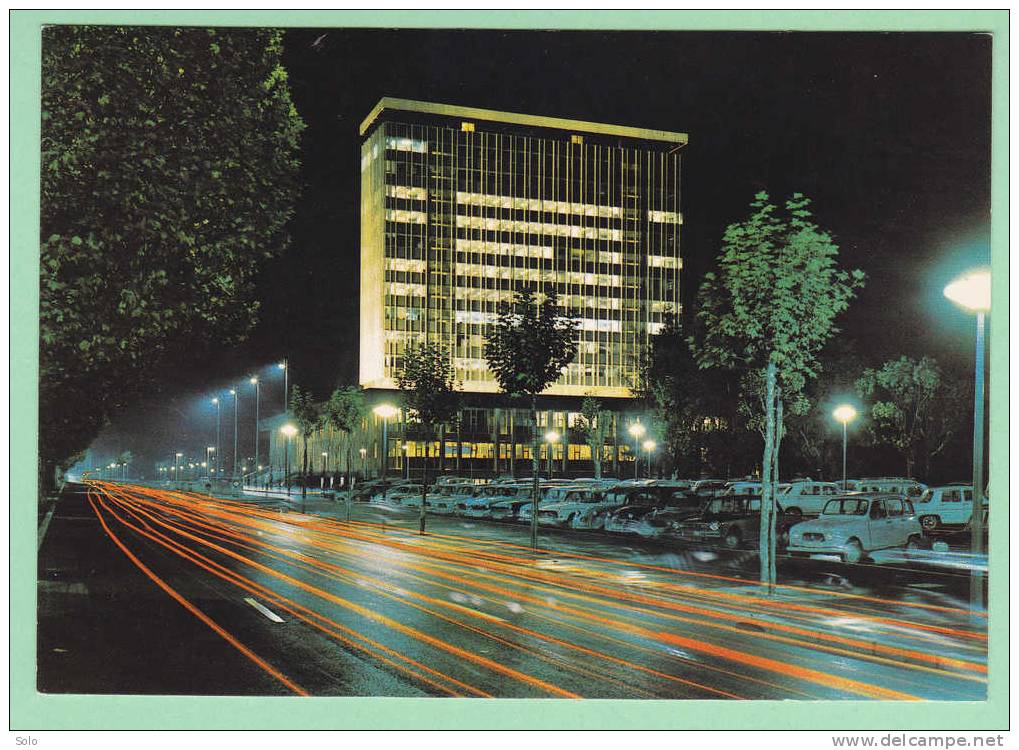 GRENOBLE La Nuit - La Nouvelle Mairie (Voitures) - Grenoble