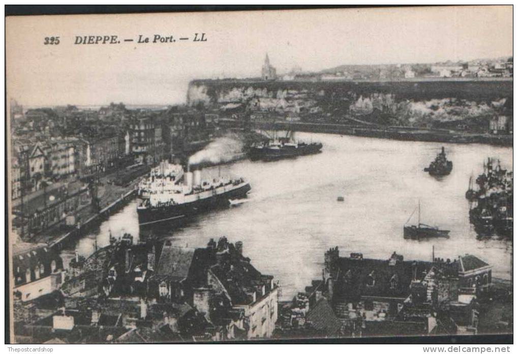 CPA FRANCE 76  Dieppe No 325 LE PORT SHIPPING HARBOUR AERIAL VIEW BOATS - Dieppe