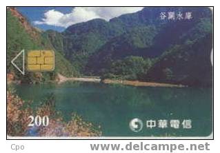 # TAIWAN 906C-IC9028 Lake 200 Puce?   Tres Bon Etat - Taiwan (Formose)