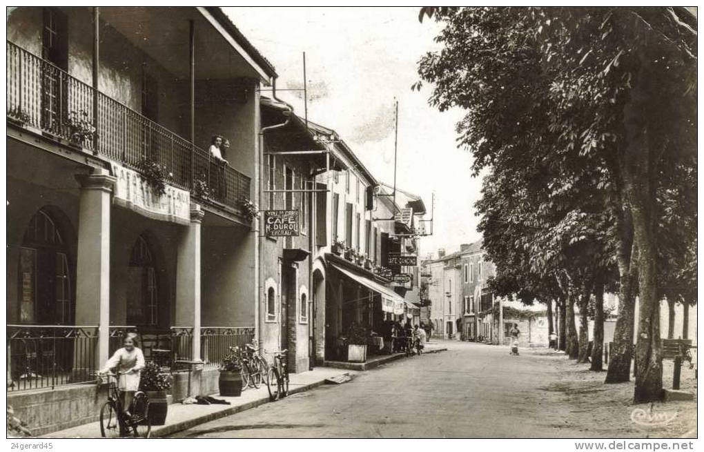 CPSM TARTAS (Landes) - Rue Des Allées Marines Vue Sur Les Cafés Bonnemaisob Et Durou L´hôtel Gellibert - Tartas