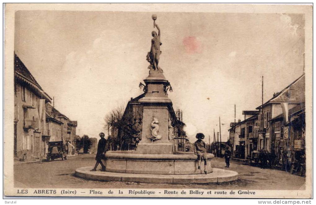 LES ABRETS - Place De La République. Route De Belley Et Route De Genève - Les Abrets