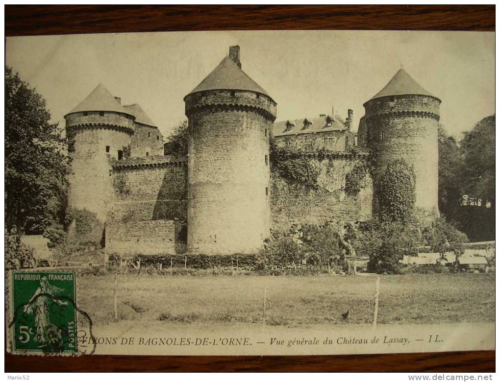 53 - LASSAY - Vue Générale Du Château. - Lassay Les Chateaux