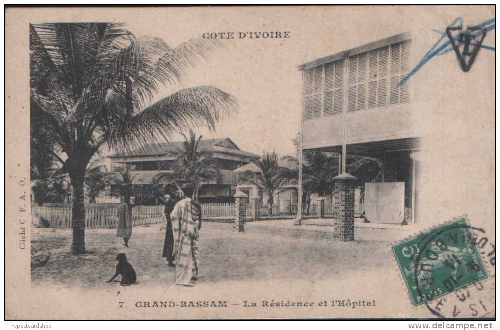 CPA AFRIQUE COTE D' IVOIRE  Grand Bassam * Cote D'ivoire * La Résidence & L'hopital * Animation - Ivoorkust