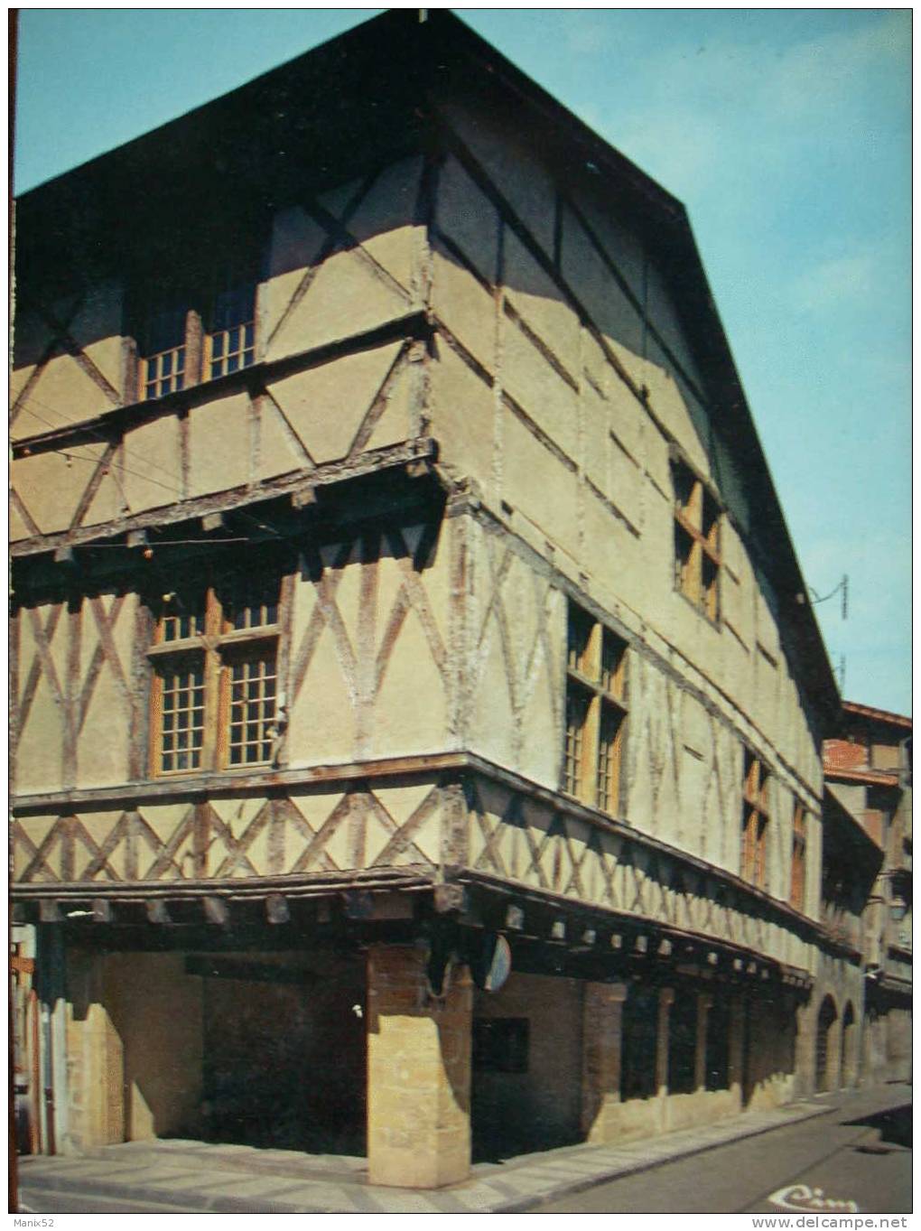 42 - CHARLIEU - Vieille Maison, Rue Chevroterie - Musée De La Soierie. - Charlieu