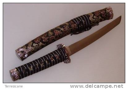 TANTO SETA NERO & ORO DA COLLEZIONE NO KATANA LUNGHEZZA CM.54 CON FODERO Nuovo RIPRODUZIONE PER ARREDAMENTO R5 - Decorative Weapons