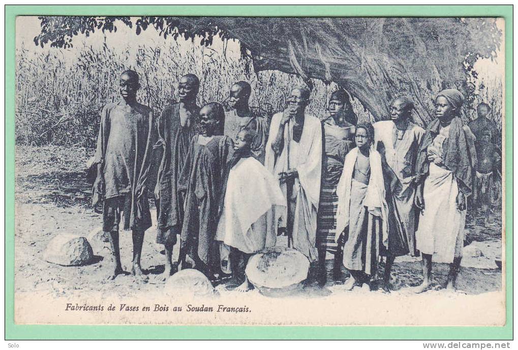 Fabricants De VAses En Bois Au SOUDAN Français - Sudan