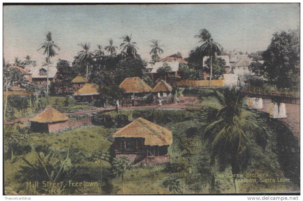 CPA AFRIQUE Sierra Leone  EN COULEUR - Mill Street, Freetown LISK-CAREW GOLD COAST ACCRA STAMP  1925 ? - Sierra Leona