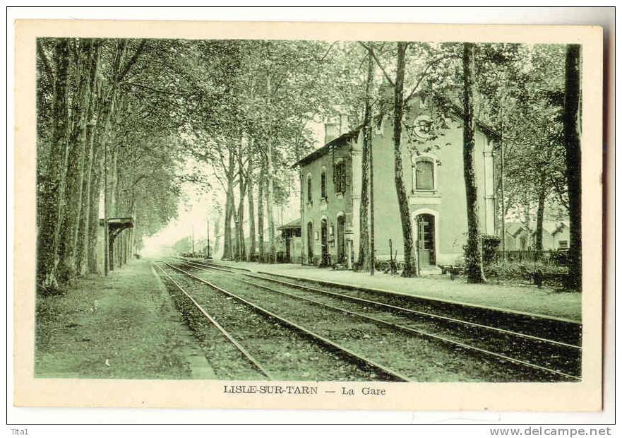 12828 - LISLE-SUR-TARN  -  La Gare   *Coll. Bretou, Journaux* - Lisle Sur Tarn