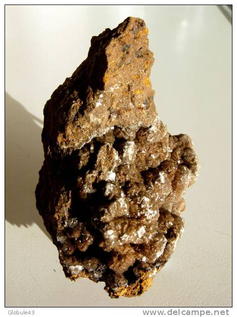 CALCITE SUR LIMONITE  6,5 X 5 CM  CARTAGENA ESPAGNE - Minéraux